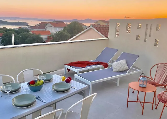 Lukenda - Boutique With View Of Adriatic Sea Пакоштане